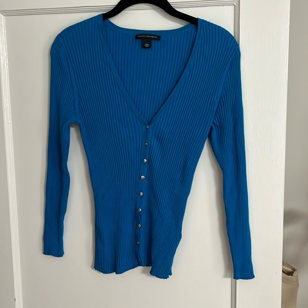 Banana Republic cerulian blue knit ribbed top size L